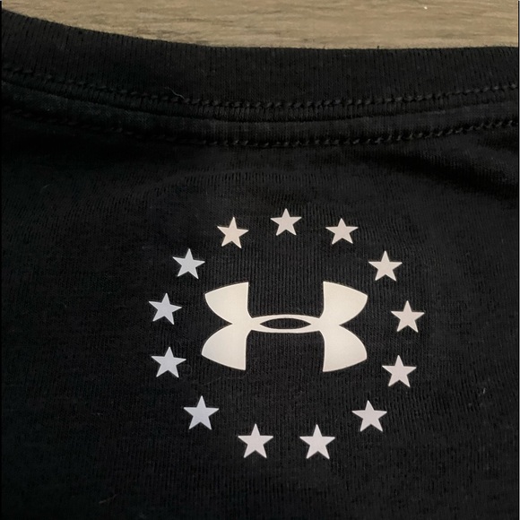 Under Armour Tee - Picture 6 of 8